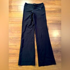 Nike Dri Fit athletic pants, straight leg Yoga Pants